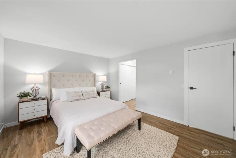 Property photo for 10221 Ne 16th Street #h7, Bellevue photo 29