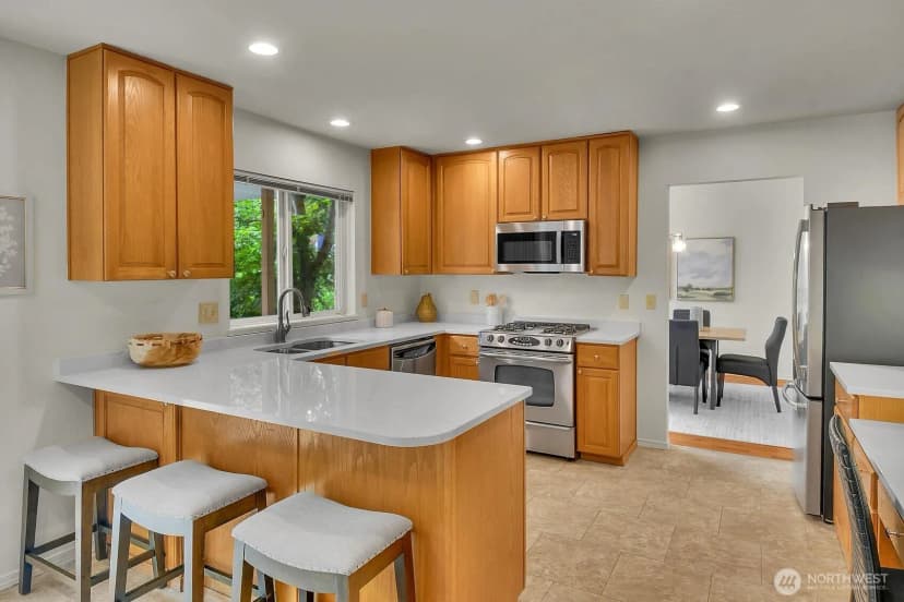 Property photo for 7619 Ne 125th Street, Kirkland photo 8