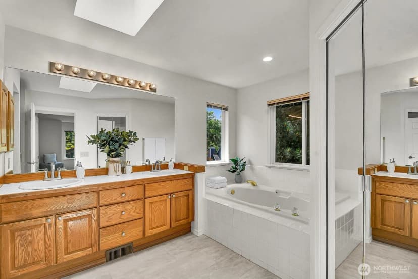 Property photo for 7619 Ne 125th Street, Kirkland photo 19