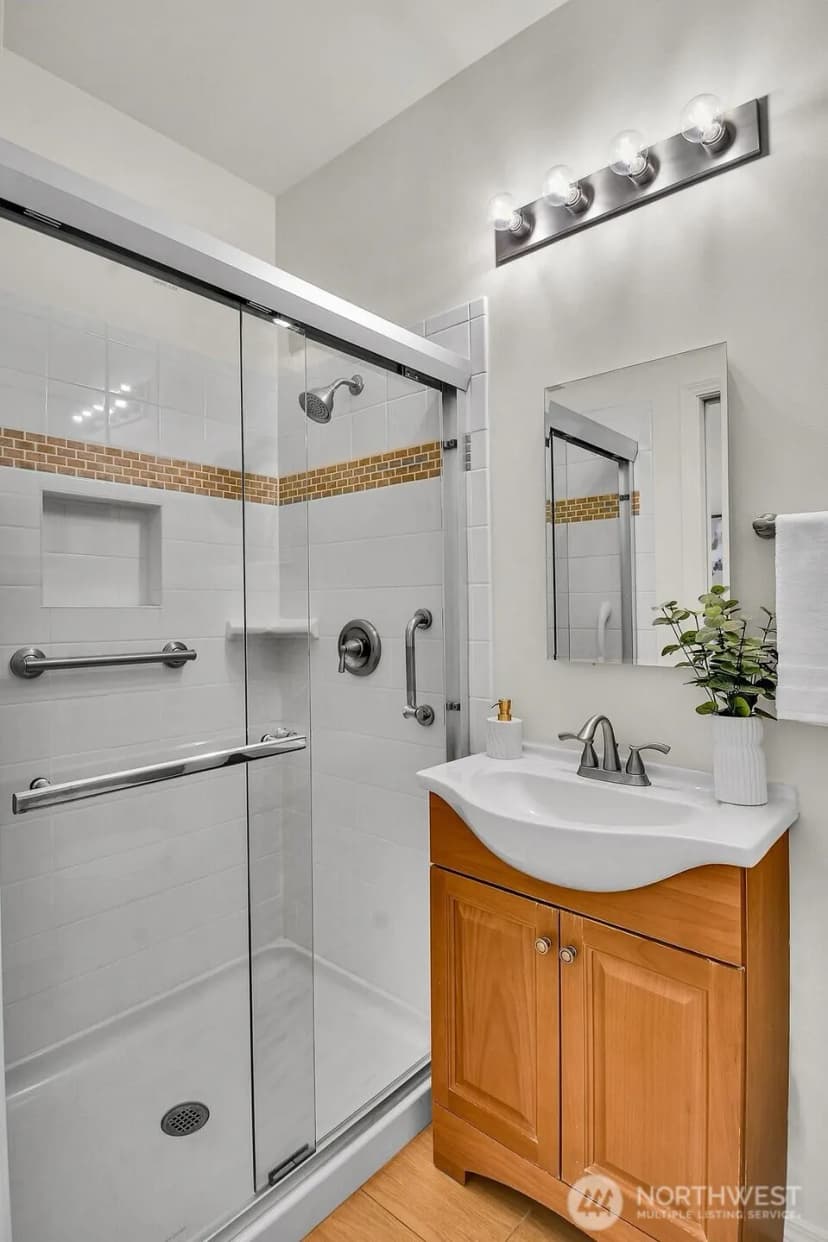 Property photo for 7619 Ne 125th Street, Kirkland photo 12