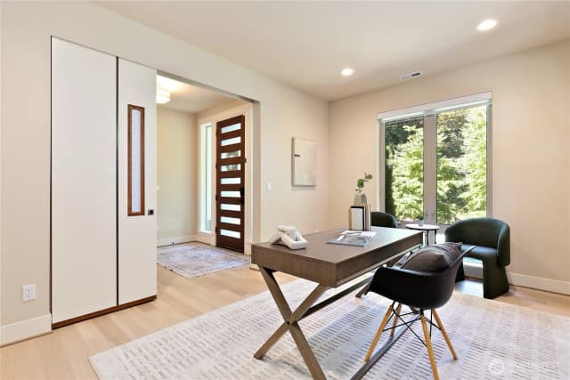 Property photo for 10034 Slater Avenue Ne, Kirkland photo 4
