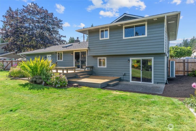 Property photo for 10501 25th Drive Se, Everett photo 10