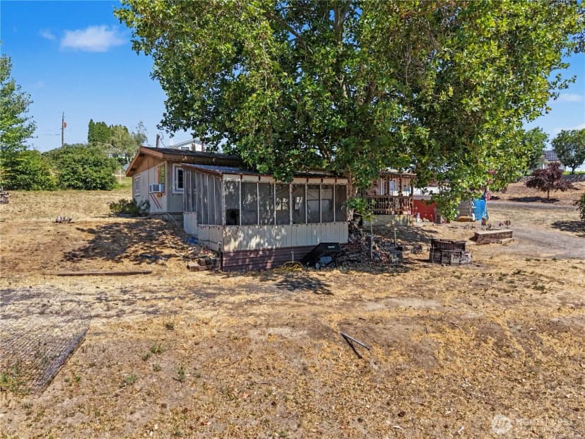 Property photo for 363 Baker Road, Selah photo 4