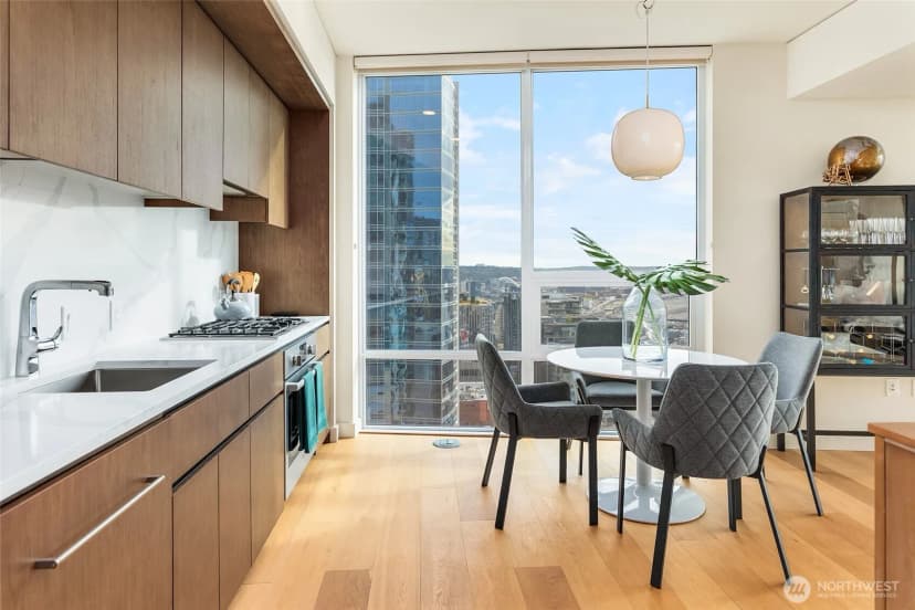 Property photo for 121 Stewart Street #2505, Seattle photo 4