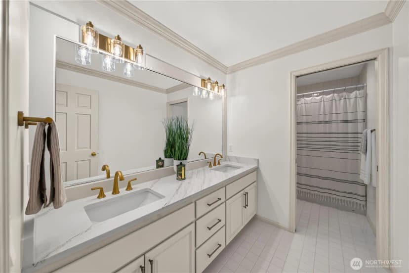 Property photo for 9416 Ne 25th Street, Clyde Hill photo 32