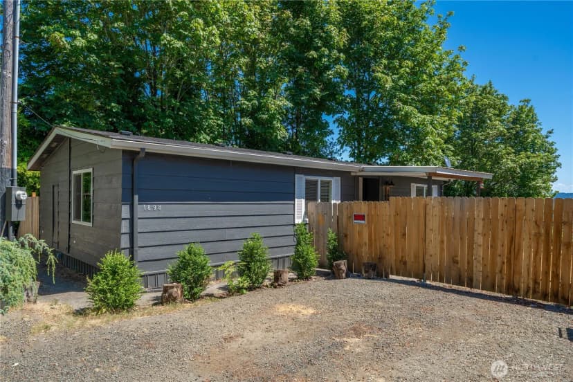 Property photo for 1898 Vista Lane W, Bremerton photo 2