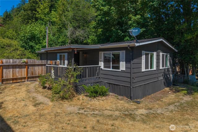 Property photo for 1898 Vista Lane W, Bremerton photo 4