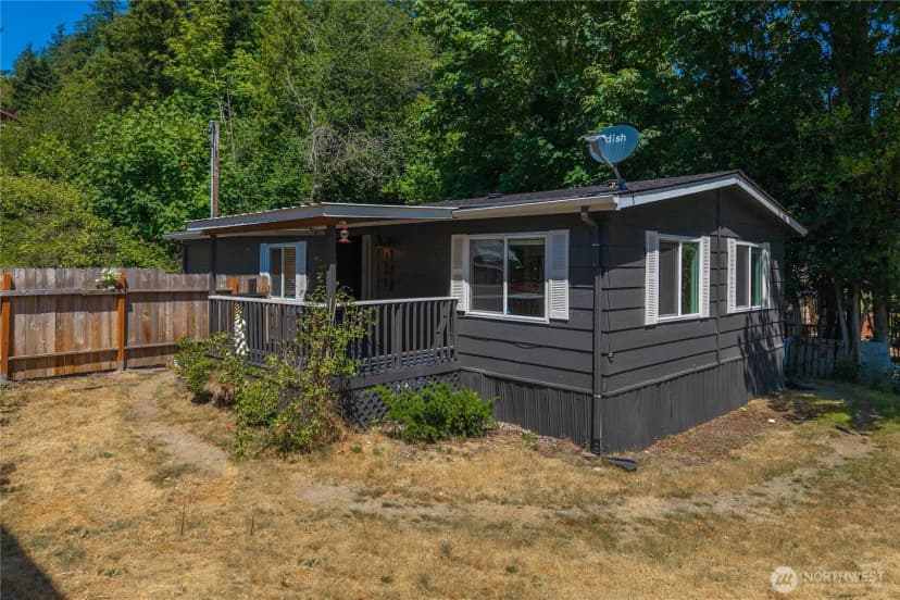 Property photo for 1898 Vista Lane W, Bremerton photo 4