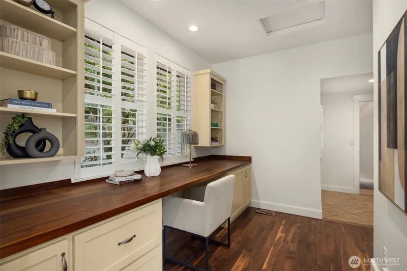 Property photo for 26218 Se Old Black Nugget Road, Issaquah photo 13