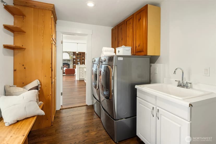 Property photo for 26218 Se Old Black Nugget Road, Issaquah photo 12