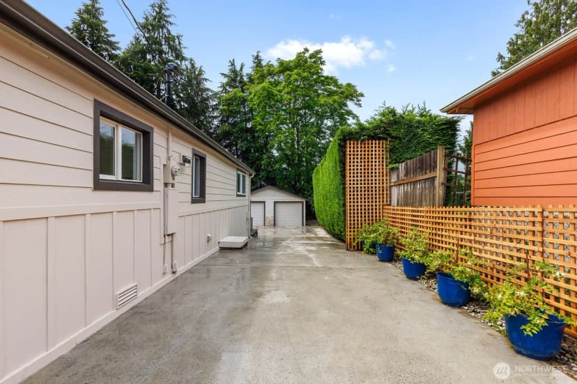 Property photo for 13427 5th Avenue Sw, Burien photo 21