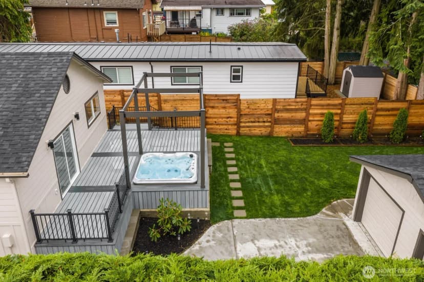 Property photo for 13427 5th Avenue Sw, Burien photo 35