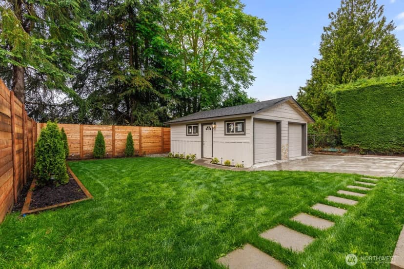 Property photo for 13427 5th Avenue Sw, Burien photo 23