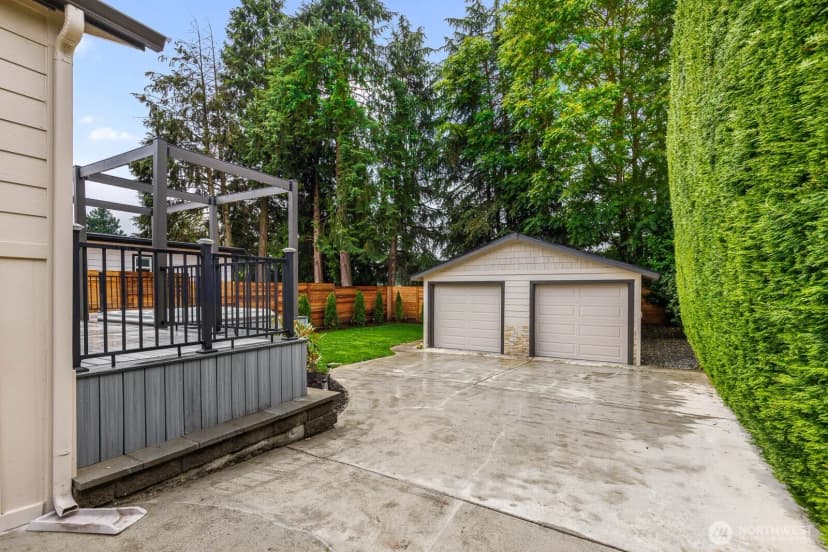 Property photo for 13427 5th Avenue Sw, Burien photo 22
