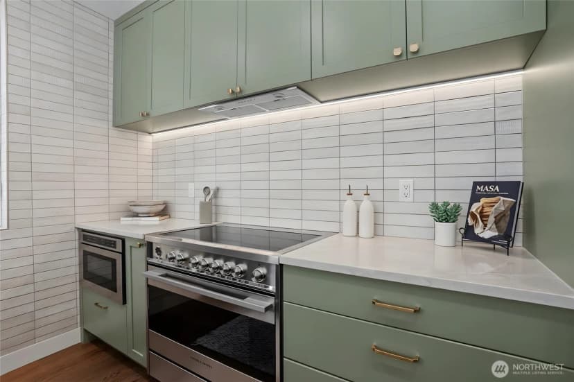 Property photo for 2414 Queen Anne Avenue N, Seattle photo 13
