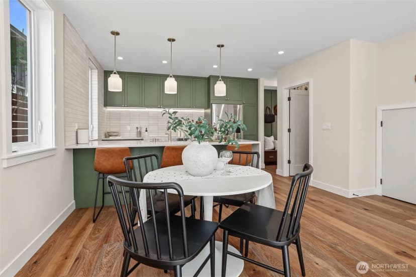 Property photo for 2414 Queen Anne Avenue N, Seattle photo 9