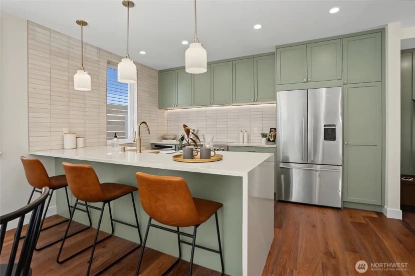 Property photo for 2414 Queen Anne Avenue N, Seattle photo 11