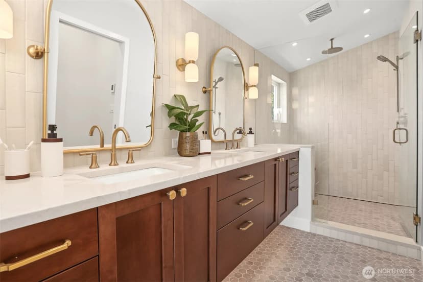 Property photo for 2414 Queen Anne Avenue N, Seattle photo 19