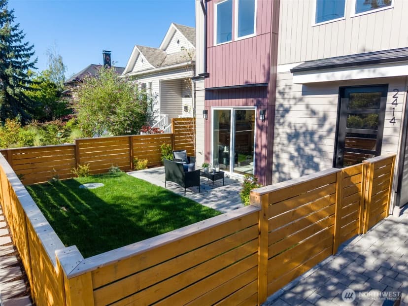 Property photo for 2414 Queen Anne Avenue N, Seattle photo 3