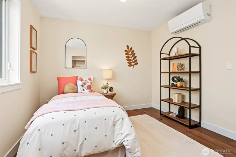 Property photo for 2414 Queen Anne Avenue N, Seattle photo 31
