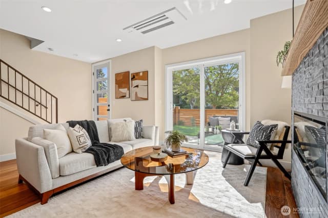 Property photo for 2414 Queen Anne Avenue N, Seattle photo 5