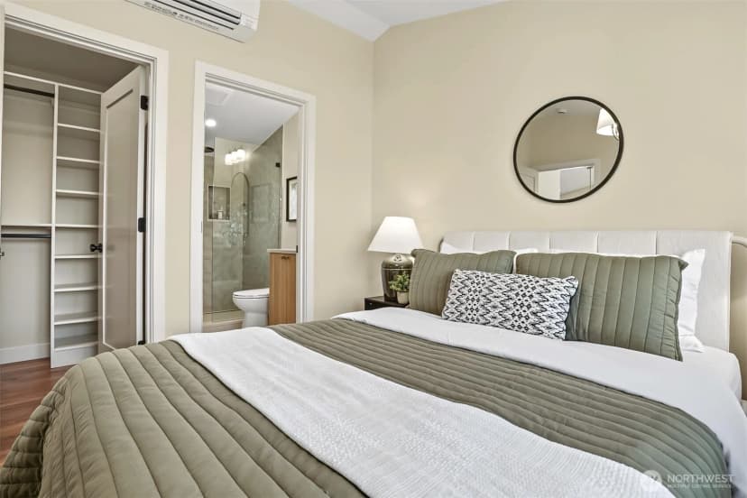 Property photo for 2412 Queen Anne Avenue N, Seattle photo 15