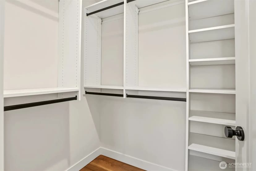 Property photo for 2412 Queen Anne Avenue N, Seattle photo 16