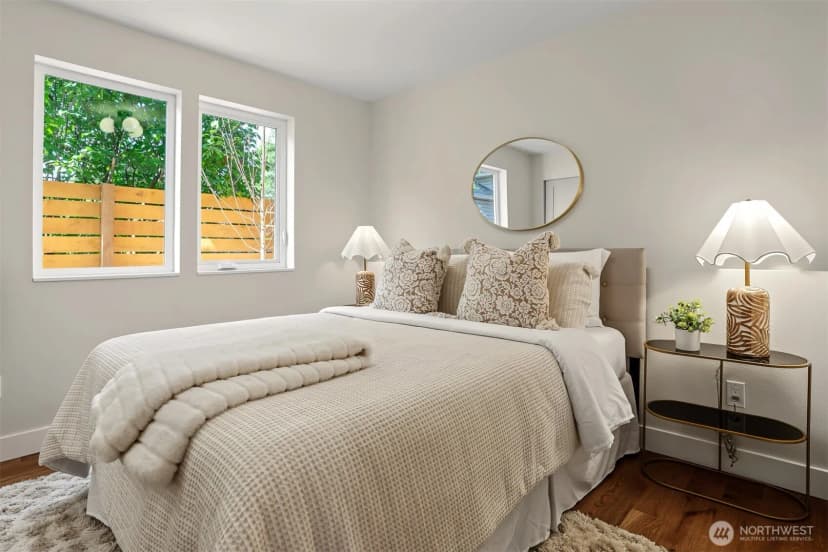 Property photo for 2412 Queen Anne Avenue N, Seattle photo 17