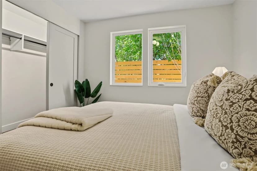 Property photo for 2412 Queen Anne Avenue N, Seattle photo 18