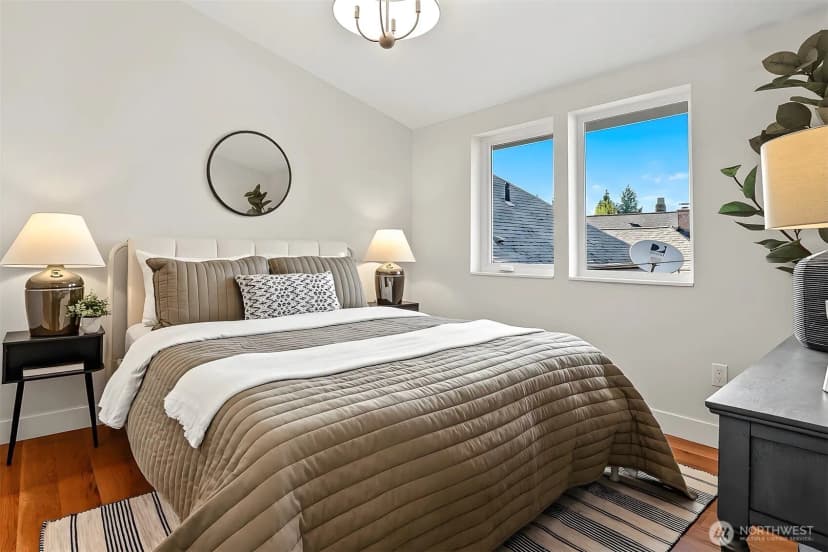 Property photo for 2412 Queen Anne Avenue N, Seattle photo 14