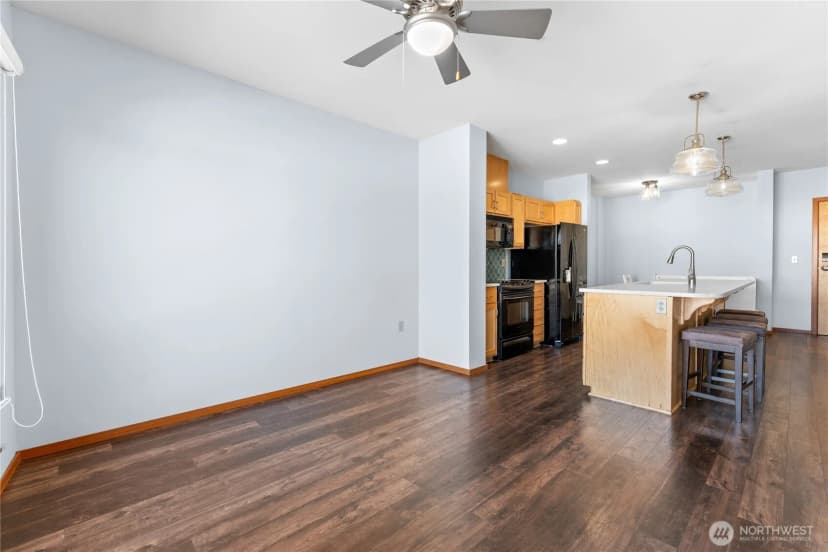 Property photo for 210 W Pioneer #210, Puyallup photo 11