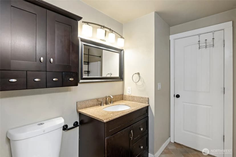 Property photo for 10717 Se 211th Street, Kent photo 25