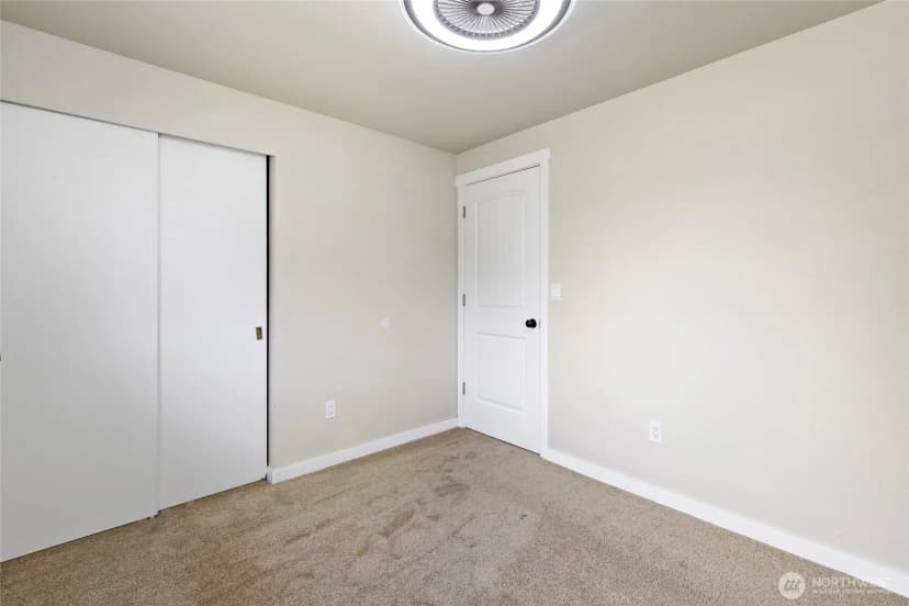 Property photo for 10717 Se 211th Street, Kent photo 27