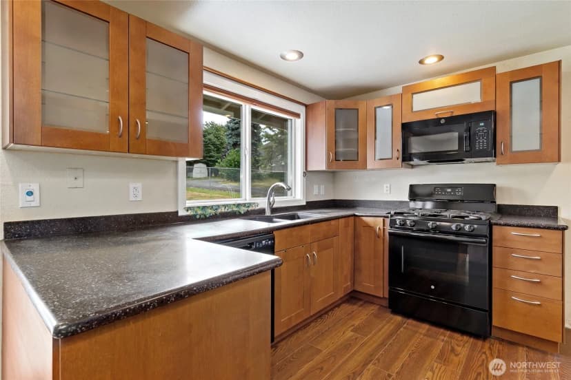 Property photo for 10717 Se 211th Street, Kent photo 13