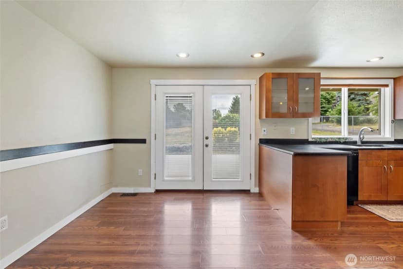 Property photo for 10717 Se 211th Street, Kent photo 10