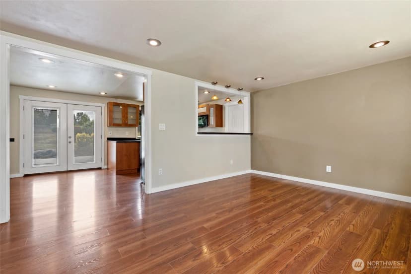 Property photo for 10717 Se 211th Street, Kent photo 9