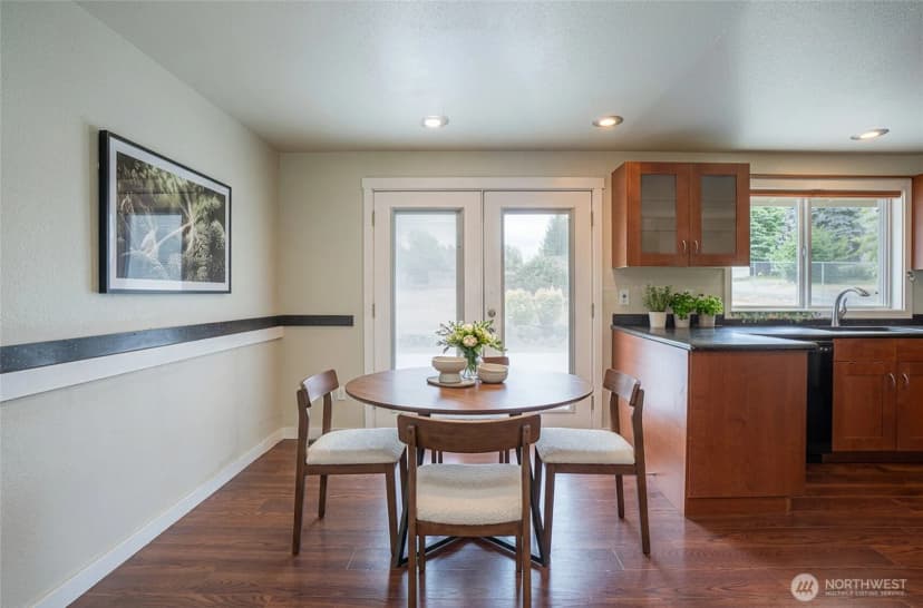 Property photo for 10717 Se 211th Street, Kent photo 11