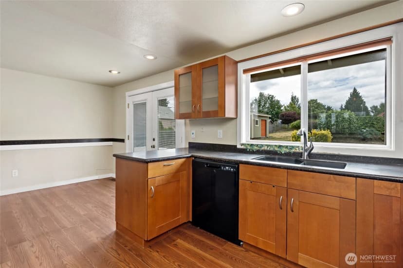 Property photo for 10717 Se 211th Street, Kent photo 15