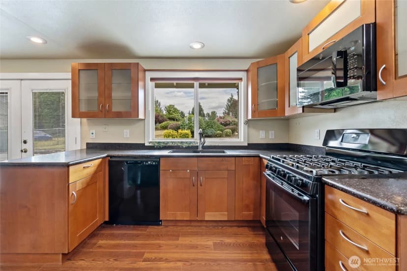 Property photo for 10717 Se 211th Street, Kent photo 14