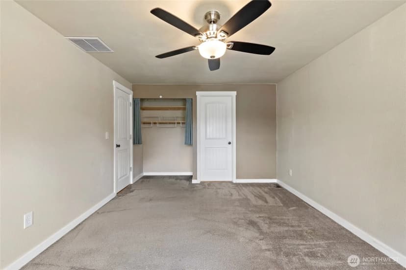Property photo for 10717 Se 211th Street, Kent photo 23