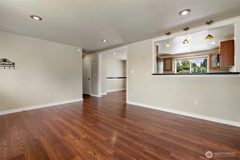 Property photo for 10717 Se 211th Street, Kent photo 6