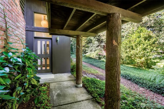 Property photo for 900 Nw 134th Street, Seattle photo 2