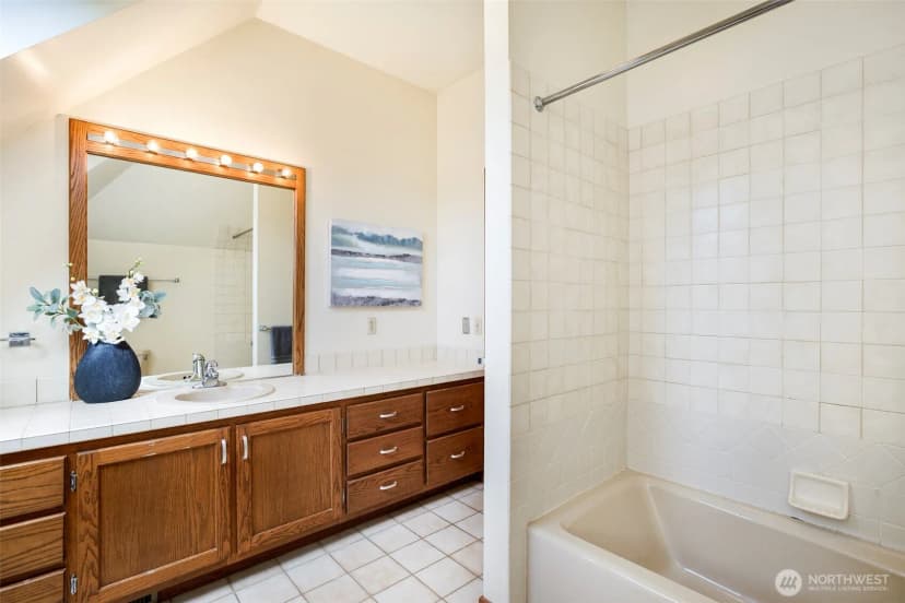 Property photo for 6573 Ne Windermere Road, Seattle photo 30