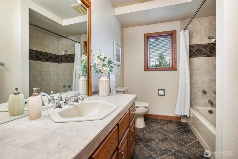 Property photo for 6573 Ne Windermere Road, Seattle photo 22