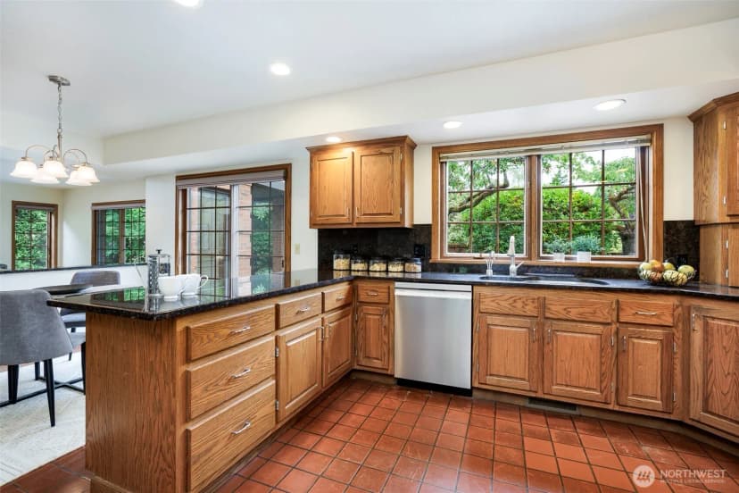 Property photo for 6573 Ne Windermere Road, Seattle photo 12