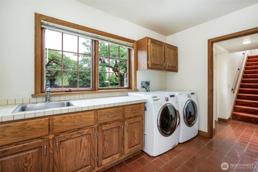 Property photo for 6573 Ne Windermere Road, Seattle photo 15