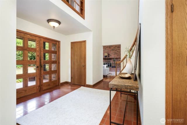 Property photo for 6573 Ne Windermere Road, Seattle photo 3