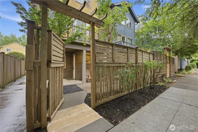 Property photo for 7411 4th Avenue Ne #a, Seattle photo 2