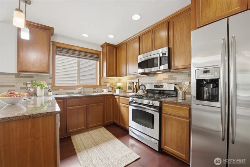 Property photo for 7411 4th Avenue Ne #a, Seattle photo 7