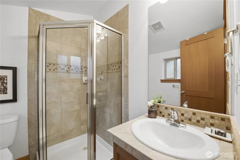 Property photo for 7411 4th Avenue Ne #a, Seattle photo 20